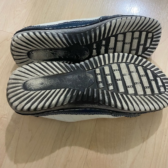 Women's White and Blue Leather Casual Sneakers Shoes size 38 - Picture 6 of 7